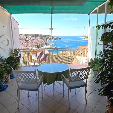 Bocin Rosso Ii Hvar Town